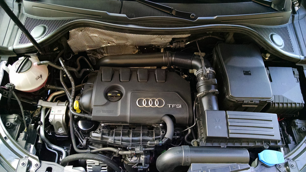 16-Audi-Q3-Engine-1