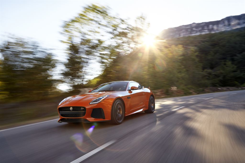 Jag_FTYPE_SVR_Coupe_Location_170216_06_LowRes