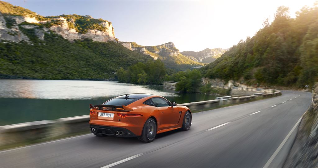 Jag_FTYPE_SVR_Coupe_Location_170216_09_LowRes