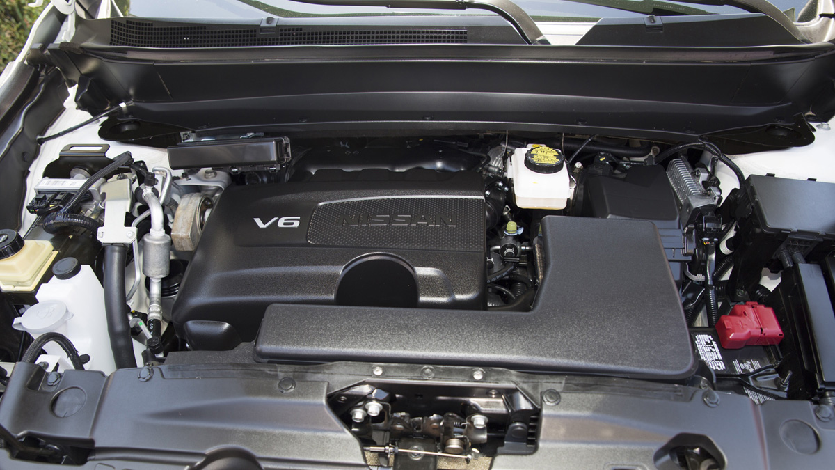 2017 Nissan Pathfinder's 3.5-liter V6 engine with Direct Injecti