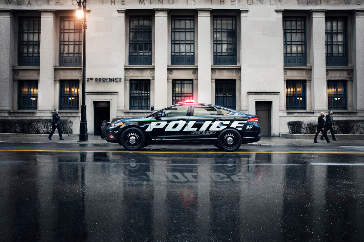 Police-Responder-Hybrid-Sedan-2