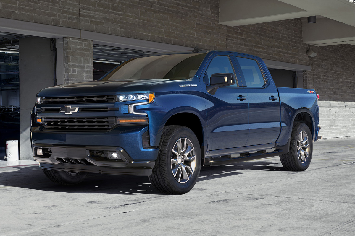 The all-new 2019 Silverado RST (new trim for 2019) brings a stre